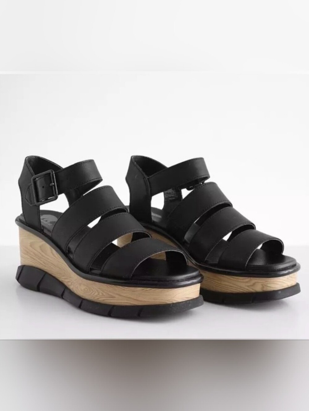 Sorel Black and Tan Wedge Sandals 8.5 W